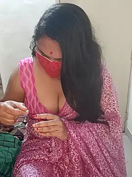 Snapshot of Love-priya chatting on 1, 1, 2025 Love-priya online show from 1, 1, 2025