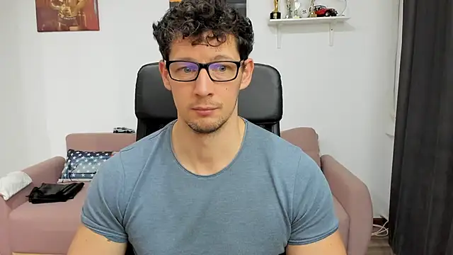 Snapshot of BrutusK08 chatting on 3, 2, 2025 BrutusK08 online show from 3, 2, 2025