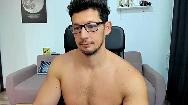 Snapshot of BrutusK08 chatting on 12, 11, 2025 BrutusK08 online show from 12, 11, 2025