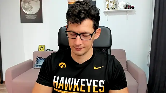 Snapshot of BrutusK08 chatting on 15, 11, 2025 BrutusK08 online show from 15, 11, 2025