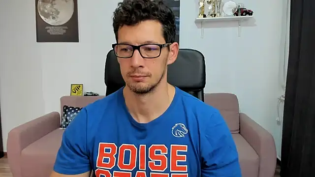 Snapshot of BrutusK08 chatting on 25, 11, 2025 BrutusK08 online show from 25, 11, 2025