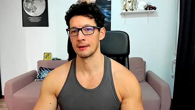 Snapshot of BrutusK08 chatting on 16, 12, 2025 BrutusK08 online show from 16, 12, 2025