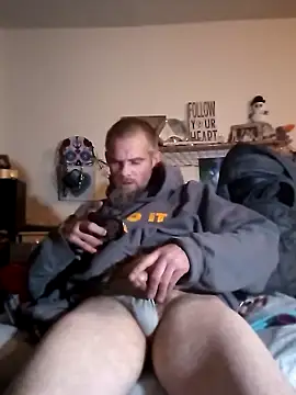 Snapshot of littleChop33 chatting on 2, 11, 2025 littleChop33 online show from 2, 11, 2025