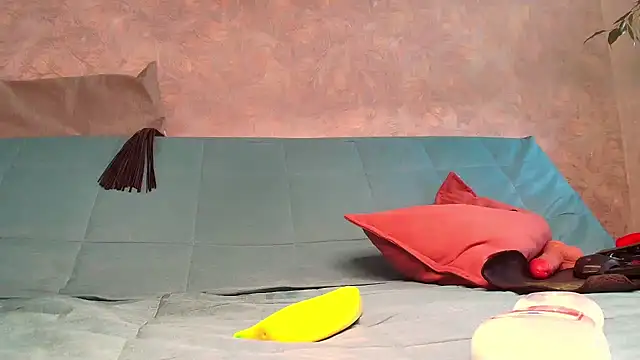 LonelyFlower online show from 14, 1, 2025