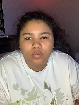 Snapshot of KittyLoroi chatting on 4, 5, 2026 KittyLoroi online show from 4, 5, 2026