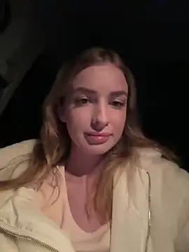 Snapshot of EvieEvans chatting on 14, 2, 2025 EvieEvans online show from 14, 2, 2025