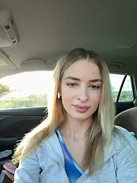 Snapshot of EvieEvans chatting on 9, 3, 2025 EvieEvans online show from 9, 3, 2025