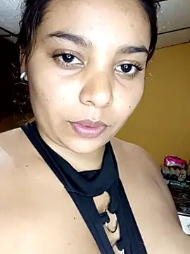 Snapshot of stefanie010 chatting on 5, 4, 2026 stefanie010 online show from 5, 4, 2026