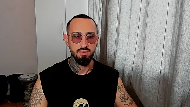 Snapshot of Baddfuckerr chatting on 21, 1, 2025 Baddfuckerr online show from 21, 1, 2025