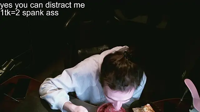 izilizi 23 online show from 6, 12, 2024