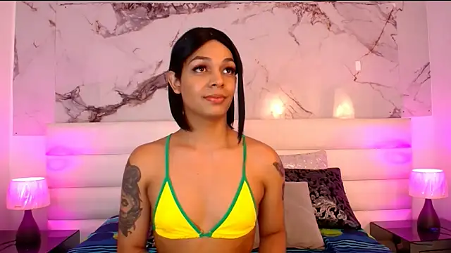 Snapshot of emily_lady20 chatting on 28, 4, 2026 emily lady20 online show from 28, 4, 2026