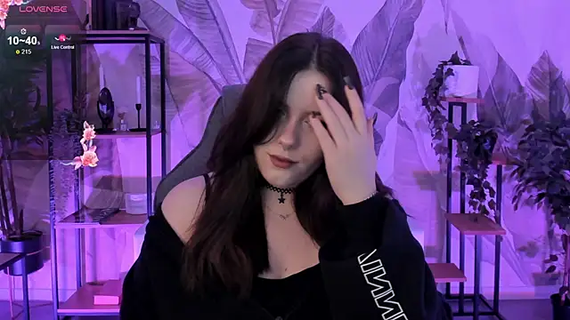 CoralineKeyns online show from 24, 10, 2025