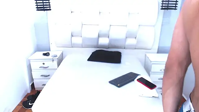 mailo bronw online show from 18, 3, 2025