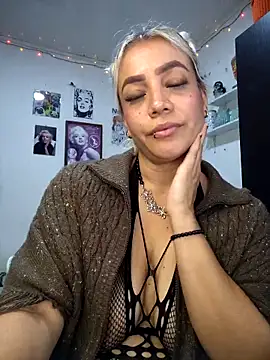 Snapshot of LuCKy_JoK chatting on 3, 10, 2025 LuCKy JoK online show from 3, 10, 2025