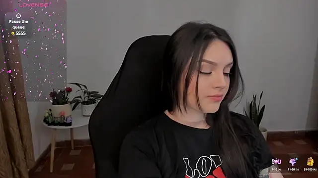 Snapshot of anaveleeez chatting on 15, 12, 2024 anaveleeez online show from 15, 12, 2024