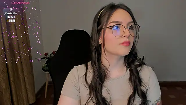 Snapshot of anaveleeez chatting on 4, 1, 2025 anaveleeez online show from 4, 1, 2025