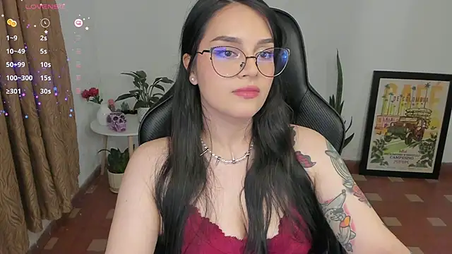 Snapshot of anaveleeez chatting on 18, 10, 2025 anaveleeez online show from 18, 10, 2025