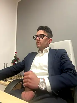 Snapshot of masterboss_ chatting on 19, 12, 2025 masterboss online show from 19, 12, 2025