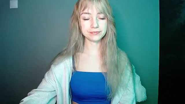 LuciaYoung online show from 13, 1, 2026