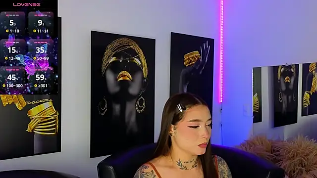 Snapshot of _brenna_hanson chatting on 17, 2, 2025 brenna hanson online show from 17, 2, 2025