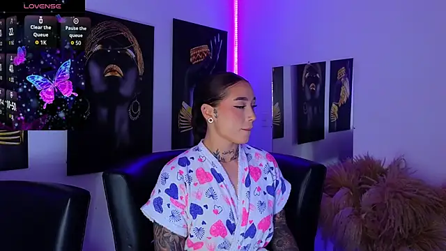 Snapshot of _brenna_hanson chatting on 19, 9, 2025 brenna hanson online show from 19, 9, 2025