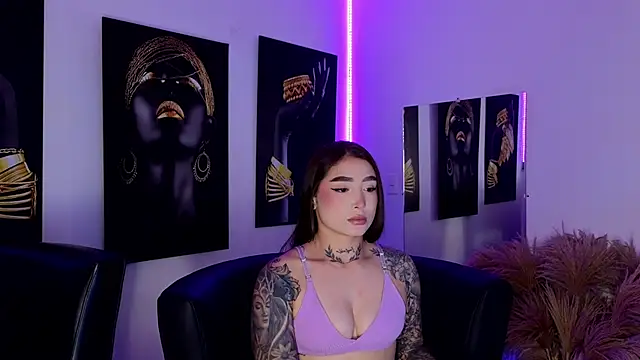 Snapshot of _brenna_hanson chatting on 15, 11, 2025 brenna hanson online show from 15, 11, 2025