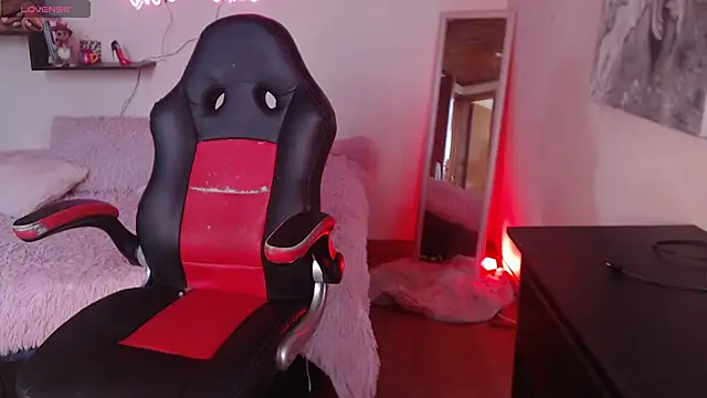 MissDennise online show from 24, 9, 2025