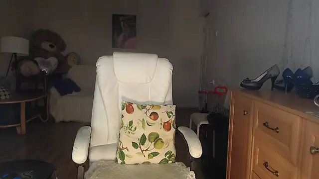 V-Alice online show from 10, 9, 2025