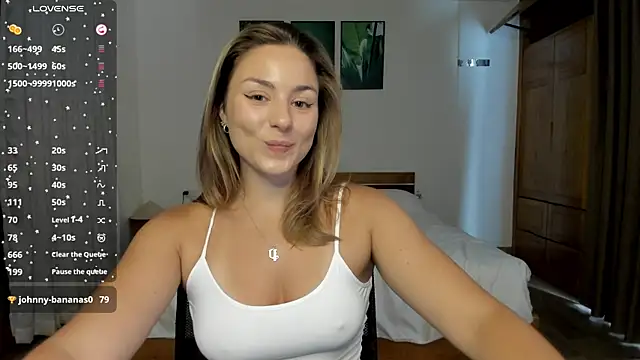 Snapshot of ThreeshaWhite chatting on 12, 4, 2026 ThreeshaWhite online show from 12, 4, 2026