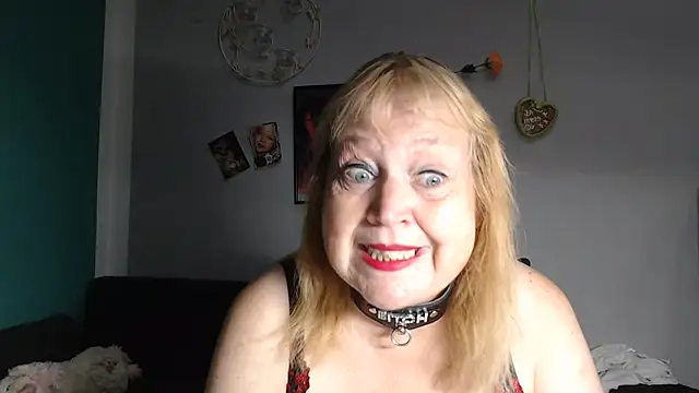 Snapshot of Blasflittchen chatting on 5, 7, 2026 Blasflittchen online show from 5, 7, 2026