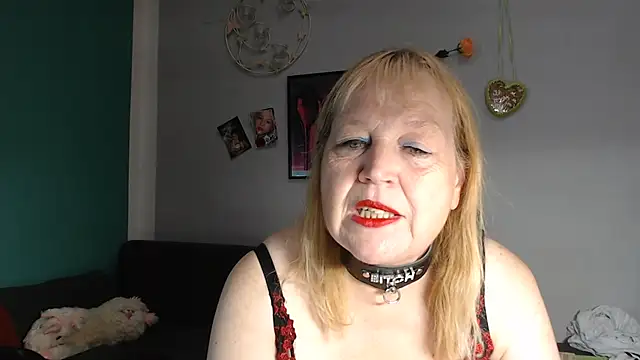 Snapshot of Blasflittchen chatting on 9, 7, 2026 Blasflittchen online show from 9, 7, 2026