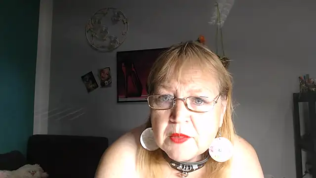 Snapshot of Blasflittchen chatting on 28, 7, 2026 Blasflittchen online show from 28, 7, 2026