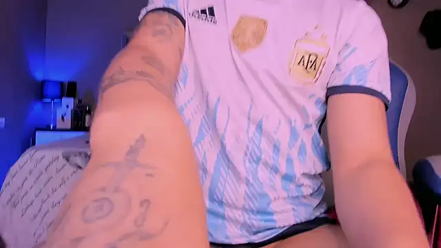 Snapshot of Niicky1_ chatting on 8, 3, 2025 Niicky1  online show from 8, 3, 2025