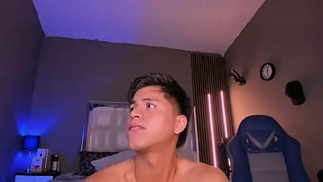 Snapshot of Niicky1_ chatting on 13, 3, 2025 Niicky1  online show from 13, 3, 2025