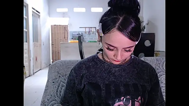 Snapshot of kitty22_ chatting on 27, 4, 2026 kitty22 online show from 27, 4, 2026