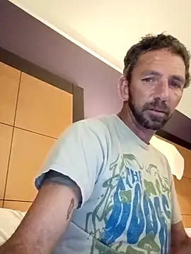 Snapshot of Treemandude chatting on 23, 9, 2025 Treemandude online show from 23, 9, 2025