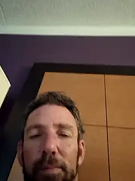 Snapshot of Treemandude chatting on 17, 10, 2025 Treemandude online show from 17, 10, 2025