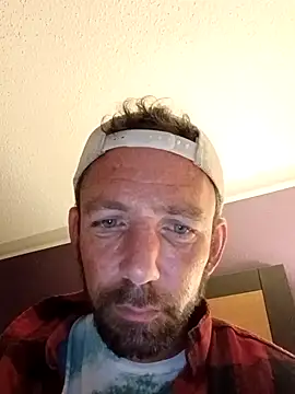 Snapshot of Treemandude chatting on 20, 10, 2025 Treemandude online show from 20, 10, 2025