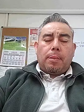 Snapshot of Manolete007x chatting on 13, 11, 2025 Manolete007x online show from 13, 11, 2025