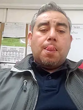 Snapshot of Manolete007x chatting on 19, 12, 2025 Manolete007x online show from 19, 12, 2025