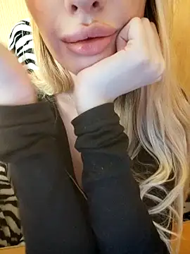 Elza kom online show from 4, 3, 2025