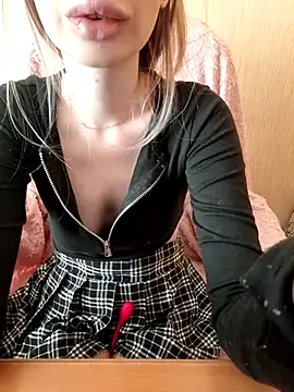 Snapshot of Elza_kom chatting on 7, 3, 2026 Elza kom online show from 7, 3, 2026