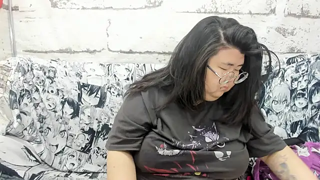 Snapshot of Nadine_asian chatting on 7, 11, 2025 Nadine asian online show from 7, 11, 2025