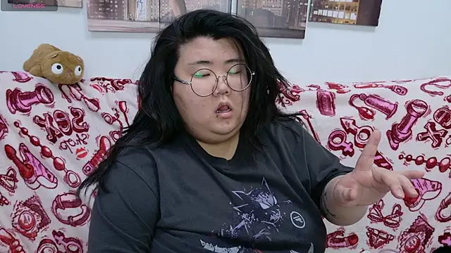 Snapshot of Nadine_asian chatting on 16, 12, 2025 Nadine asian online show from 16, 12, 2025