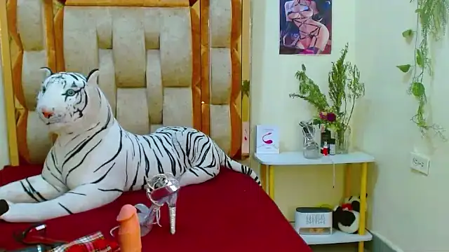 lady scarlettt online show from 30, 1, 2025