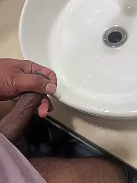 Snapshot of Vbreaker chatting on 9, 4, 2026 Vbreaker online show from 9, 4, 2026