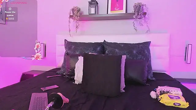 Snapshot of isabella_simons chatting on 21, 2, 2026 isabella simons online show from 21, 2, 2026