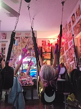 Snapshot of luvs2cumm69 chatting on 1, 3, 2026 luvs2cumm69 online show from 1, 3, 2026