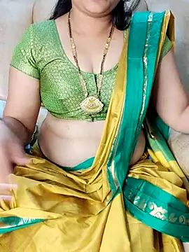 Snapshot of Traditional_Housewife_ chatting on 19, 2, 2025 Traditional Housewife  online show from 19, 2, 2025