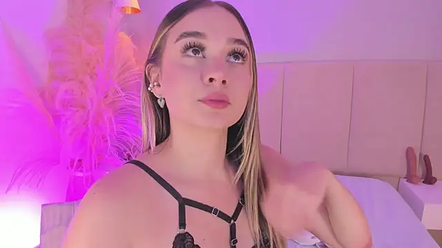 Snapshot of sofia_pamela chatting on 16, 2, 2025 sofia pamela online show from 16, 2, 2025